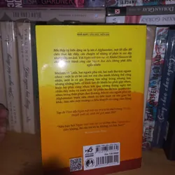 Ngàn mặt trời rực rỡ 571236