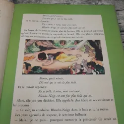 Sách truyện cổ tích màu khổ lớn tiếng Pháp- Waly Disney BLANCHE, BAMBI, CENDRILION in 1963 758693