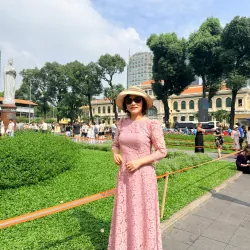 Váy ren hồng dài có tay