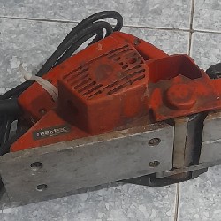 Máy bàu gỗ Makita đã qua sử dụng 20941