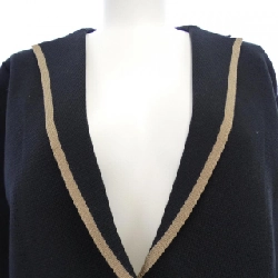 Bề mặt hỗ trợ áo khoác 634029