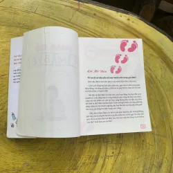 COMBO : NHÀ CÓ EM BÉ & DINH DƯỠNG TRẺ SƠ SINH VÀ TRẺ NHỎ TẶNG KÈM HAI CUỐN NUÔI CON 746490