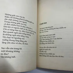 có chữ ký dịch giả TẠ MINH CHÂU - Thơ chọn lọc - Wisława Szymborska -NOBEL VĂN CHƯƠNG 1996 1058565