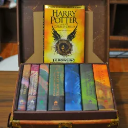Rương Harry Potter Hardcover Boxed Set: Books 1-7 (Trunk) Tặng Book 8