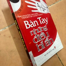 Sách Bàn tay những điều bí ẩn - Frank C.Clifford nguyên tác, Nguyễn Kim Dân dịch