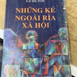 Những kẻ ngoài rìa xã hội .18