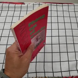 Phong tục cổ truyền Việt Nam. Quỳnh Trang tuyển chọn. Nxb Văn hóa TT năm 2002 786378