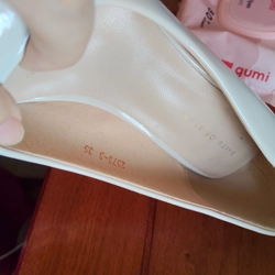 Giày bít mũi trắng 547813