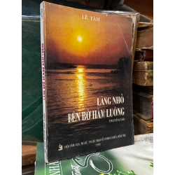 Làng nhỏ bên bờ Hàm Luông - Lê Tâm