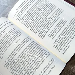 Flying Closer to the Flame: A Passion for the Holy Spirit
Charles R. Swindoll 728883