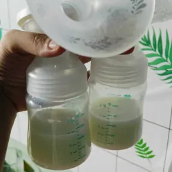 Pass máy hút sữa kamidi sử dụng được 1 tháng ,còn mới và dùng tốt. 571874