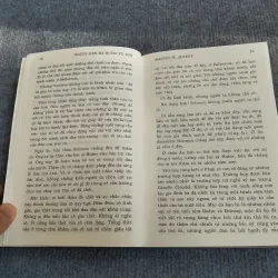 NGƯỜI ĐÀN BÀ BUÔN VŨ KHÍ - MARVIN H.ALBERT 574320