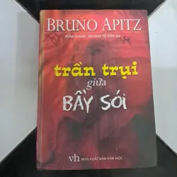 Trần trụi giữa bầy sói