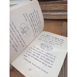 Daisy and the trouble with sports day - Kes Gray 1024532