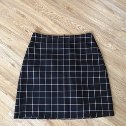 Chân váy Marc chữ A caro trắng đen size M