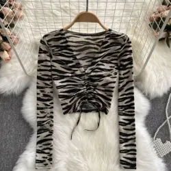 Áo croptop BH tay dài cổ chữ V in họa tiết da báo phối dây rút thời trang mùa