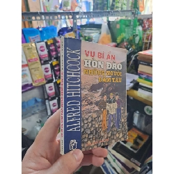 Vụ Bí Ẩn Hòn Đảo Những Người Đắm Tàu - Alfred Hitchcock 2000 mới 80% VĂN HỌC HCM3012 Rebooks.vn