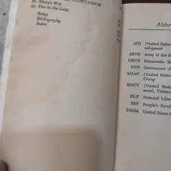 Fire in the lake của Frances Fitzgerrald  1001282