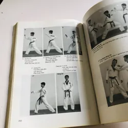 📚TAEKWONDO (Ryu Kyoung Woo) 575726