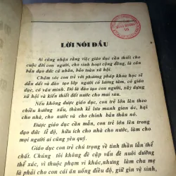 Thuật ứng xử giữa cha mẹ với con trẻ trong gia đình - Phan Kim Hương 958722