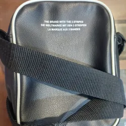 Túi đeo chéo Adidas. 977945