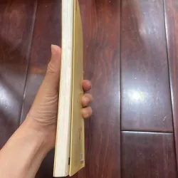 Văn học trẻ - những cánh hoa bay về trời nxb LD 2017  1025872