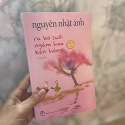 Ra bờ suối ngắm hoa loa kèn