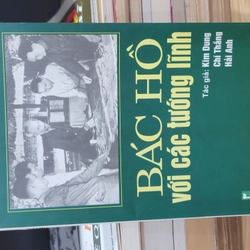 Bác Hồ với các tướng lĩnh