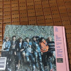 Bán album You never walk alone của BTS có card Jungkook  15552