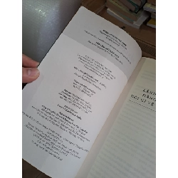 Tiền làm chủ cuộc chơi quyển 1+2 2018 mới 90% ố nhẹ KINH TẾ - TÀI CHÍNH - CHỨNG KHOÁN VAVO1709 924374