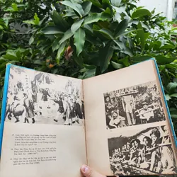 Dưới Lá Cờ Vẻ Vang Của Đảng 706340