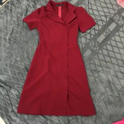 Đầm công sở màu đỏ cộc tay sz s 1025336