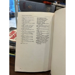 Essential American Idioms - NTC Publishing Group 1000736