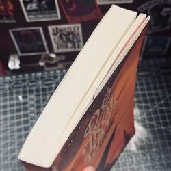 Đỏ trỗi dậy 693528