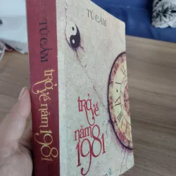 cuốn tiểu thuyết ngôn tình "Trở Về Năm 1981" của tác giả Tú Cẩm.
 997194