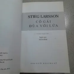 CÔ GÁI ĐÙA VỚI LỬA - STIEG LARSSON 602674