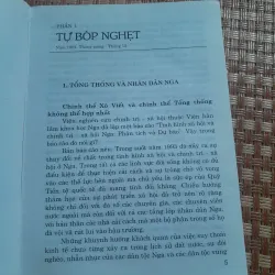 TRONG BÓNG TỐI ĐIỆN KREMLI 1024855