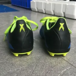 giày đá bóng của bé 956964