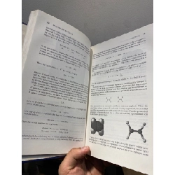 Giant Molecules : Essential Materials for Everyday Living and Problem Solving - Charles E. Carraher Jr 377460