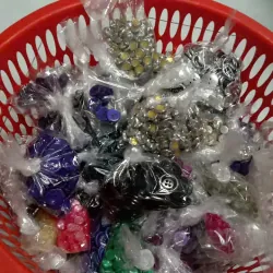 Thanh lý nút áo giá 190k cho hơn 03kg 604198