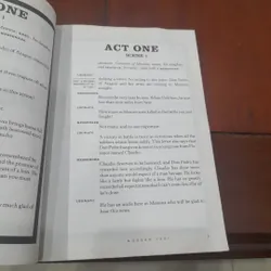 No fear Shakespeare - MUCH ADO ABOUT NOTHING (Shakespeare side - by - side Plain English) 683539