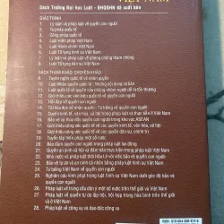Giáo trình luật hành chính, còn gần như mới nguyên, chưa có vết tích gì. 756991