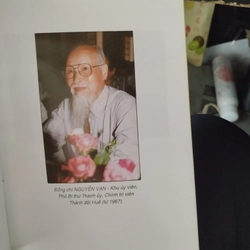 cuốn sách có tựa đề "Thừa Thiên-Huế Kháng chiến chống Mỹ cứu nước (1954 - 1975)".  546361