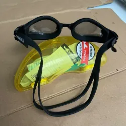 Kính bơi YINGFA mới còn hộp . 969852