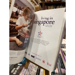 Living in Singapore: Thirteenth Edition Reference Guide 327170