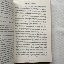 Throne of Glass - Sarah J. Maas   760230