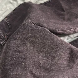 Quần Jean Yody size 26 như mới , màu đen muối tiêu  1024257