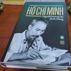 Hồ Chí Minh người mang ánh sáng