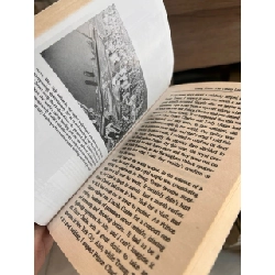 TRUMP : The Art Of The Deal - Donald J. Trump with Tony Schwartz