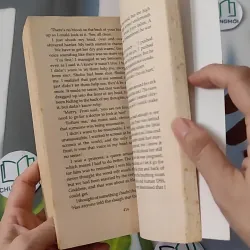 [MIỄN PHÍ BỌC SÁCH] A Shiver of Light - Laurell K. Hamilton 1027193